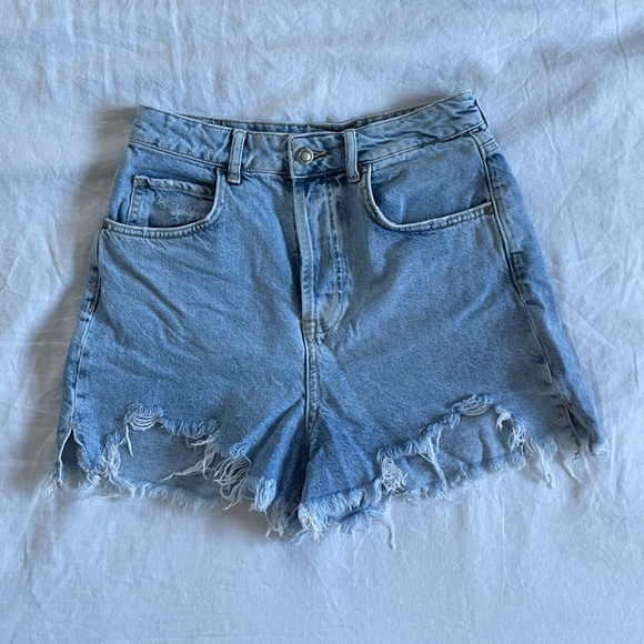 Zara Jean Shorts - Picture 1 of 4